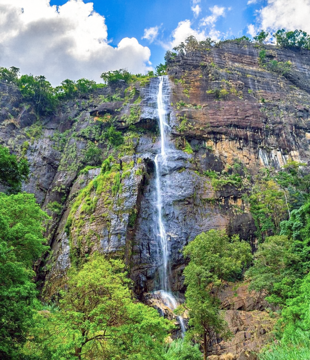 Diyaluma Falls Adventure tour photo 2: Guided hike to the top